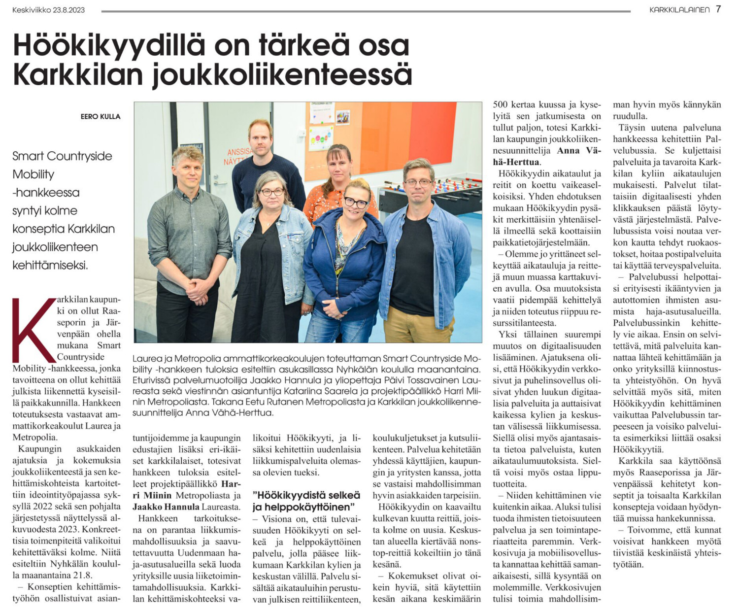 Kuva Karkkilalainen-lehdessä 23.8.2023 julkaisusta uutisesta Höökikyydillä on tärkeä osa Karkkilan joukkoliikenteessä. 