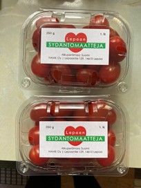 Hämeen ammattikorkeakoulun markkinoissa olevat pakatetut tomaatit.