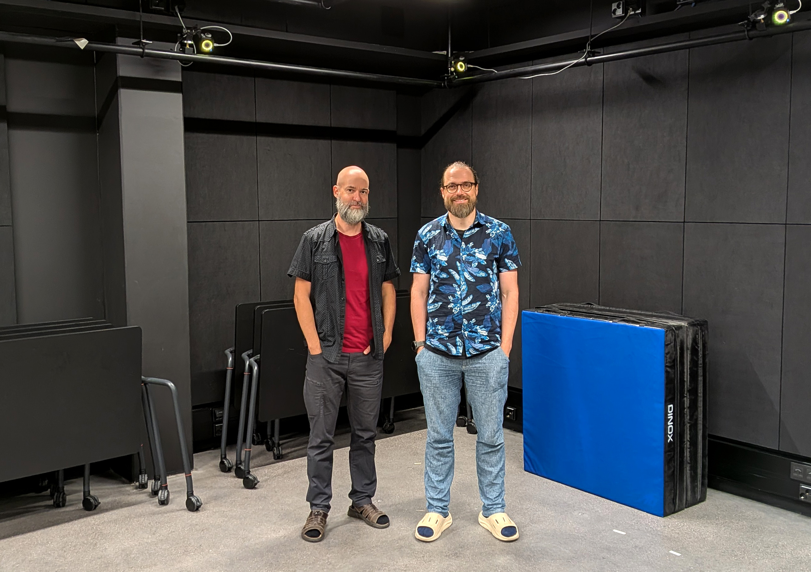 Teachers posng in the mocap-studio