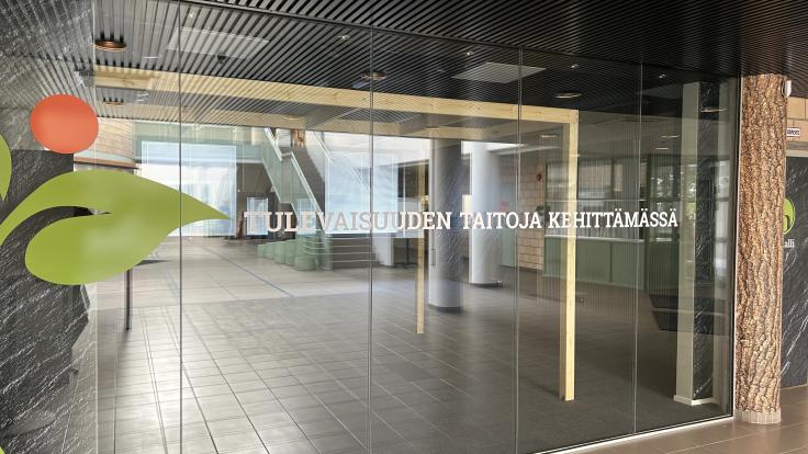 Hiilitallin tilat ulkopuolelta käsin.