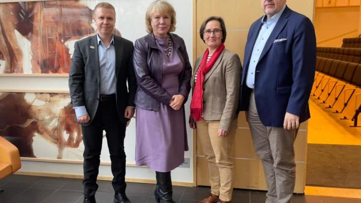 Kuvassa vasemmalta Jaakko Hallila, Riitta Konkola, Mona Forsskåhl ja Tapio Kujala.