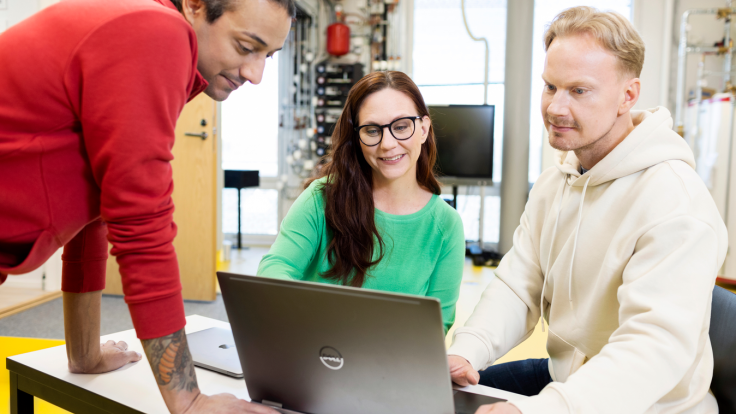 Students in front of a computer