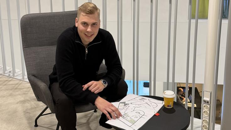 Isännöinnin korkeakouludiplomi -koulutuksen opiskelija Topias Kärki.