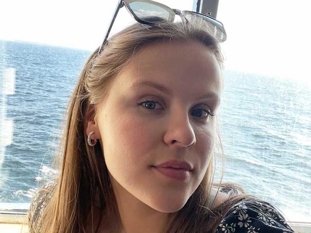 Osteopaattiopiskelija Aleksandra.