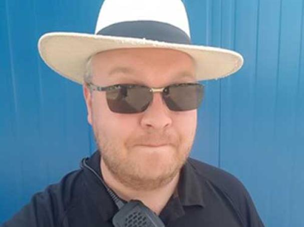 Esitys- ja teatteritekniikan opiskelija Hannu.