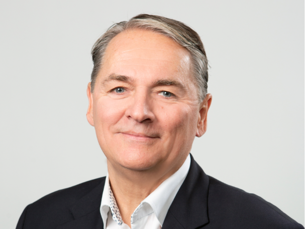 Kasvokuva Jarmo Huovinen.