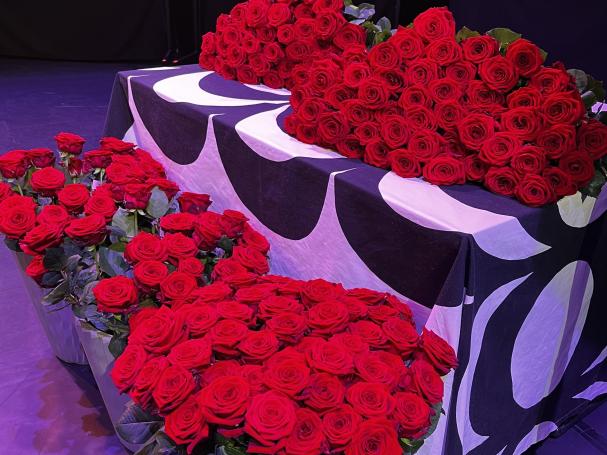 Roses on a table.