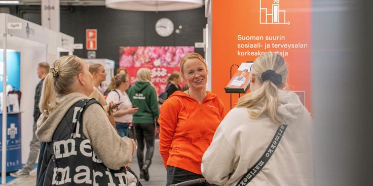 Asiakaskohtaaminen Metropolian messupisteellä