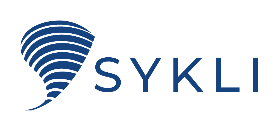 SYKLI Suomen ympäristöopisto SYKLI logo, sininen pyörre ja teksti.