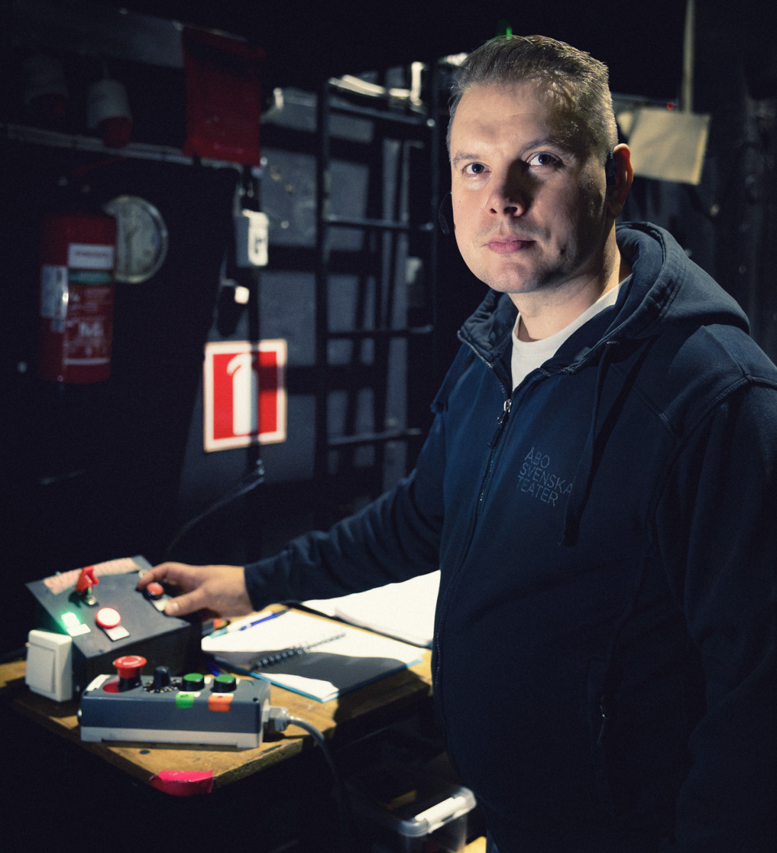 Uusia näkökulmia ja valmiuksia uralle – Juho Golnick opiskeli Esitys- ja teatteritekniikan Master’s-tutkinnon Metropoliassa